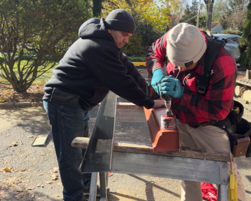 Professional gutter installation in Greenwich, Darien, Norwalk, Stamford, Westport, Fairfield Connecticut – Seamless aluminum gutters for homes.